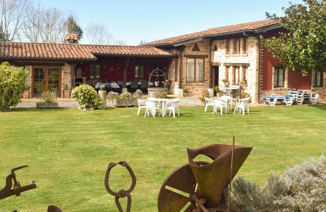 Stunning rural house with swimming pool
