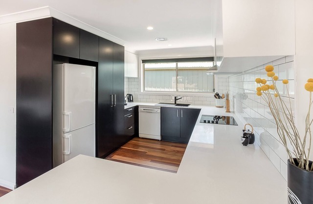 Stunning rural views of the Alpine region, a spacious modern unit for all...