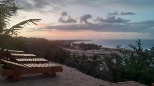 Stunning sea view, charming beach house in Barra, Mozambique - 4x4