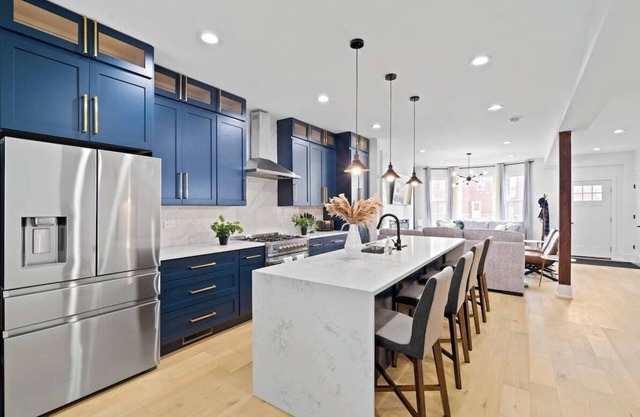 Stunning/Spacious 6BD Home + garage - Bucktown!