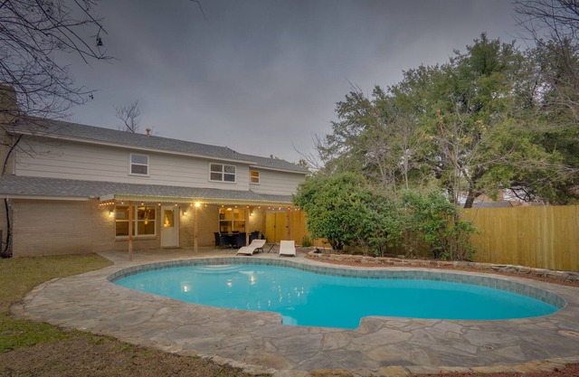 STUNNING Spacious Bright Pearl Home with a Pool