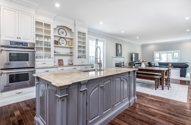 Stunning, Spacious, Executive home w/5BR, 4.5B, for a luxury experience!