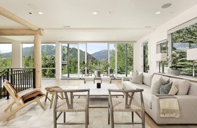 Stunning View Red Mtn Property 2 Min From Town