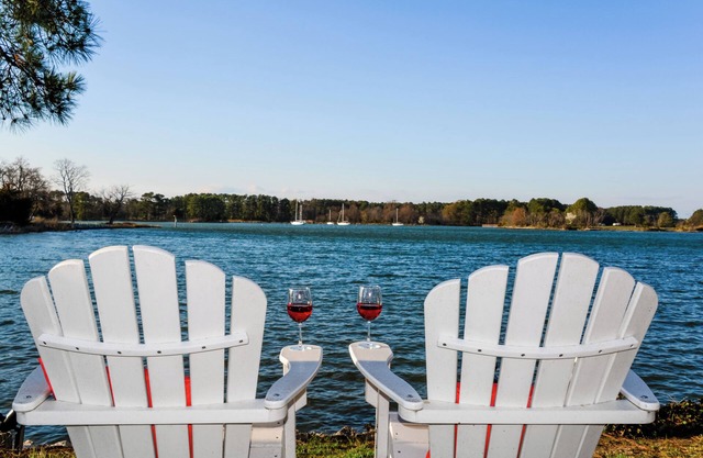 Stunning views at WATERFRONT St Michaels area historic home, dog friendly