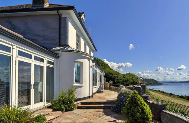 Stunning villa for 10 guests with WIFI, terrace and pets allowed