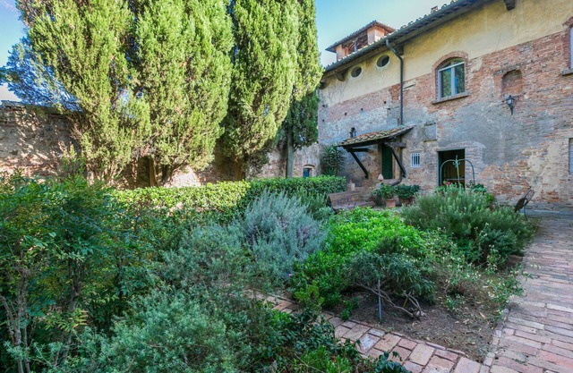 Stunning villa for 4 guests with A/C, pool, WIFI