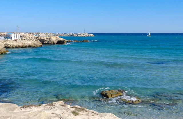 Stunning villa for 4 people with WIFI, A/C, TV and patio, close to Otranto
