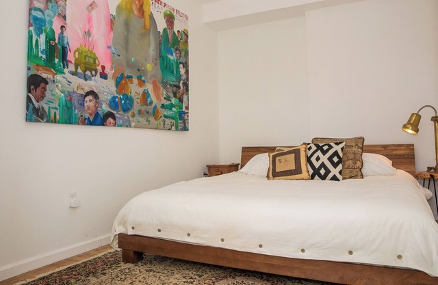 Stylish 1-Bedroom Apartment with AC and Wi-Fi in Lively New York City