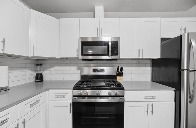 Stylish 1BR Near UT | Highland | Evonify