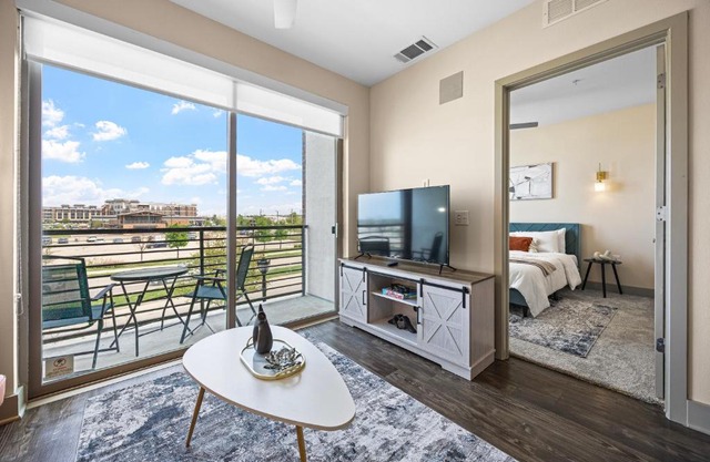 Stylish 1BR Retreat with Pool & Gym