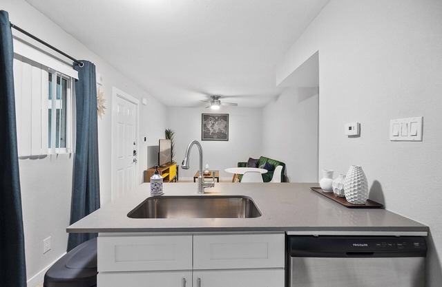 Stylish 2BR in Highland Austin TX 3330