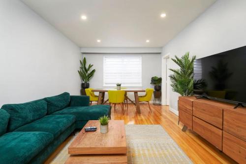 Stylish 2BR in Montreal