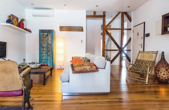 Stylish 2BR Loft w/Views Av. Liberdade & Metro