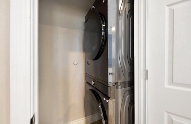 Stylish 3 Bedroom With Tons of Games and 85 Inch TV