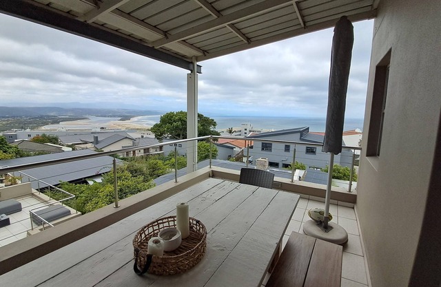 Stylish 3BR Apartment, Monks View Plettenberg bay