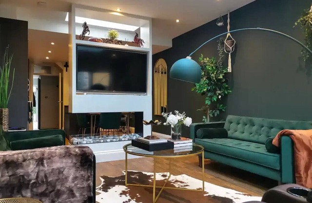 Stylish 4 bedroom London Townhouse Central London