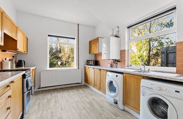 Stylish 5 bed in Central Loughborough - Games Room