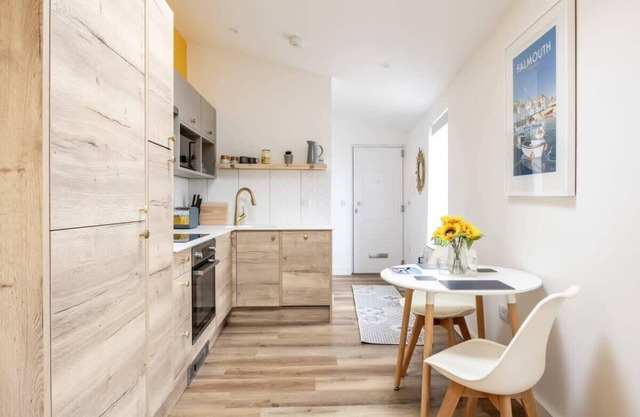 Stylish Apartment in Falmouth, nr Seafront