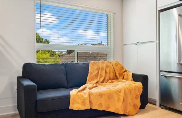 Stylish Apartment Near Downtown