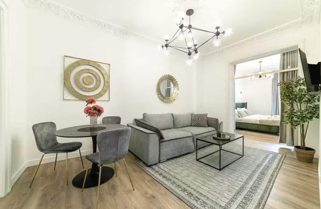 Stylish bright apt. 8 min from Knez M.+Parking/12e