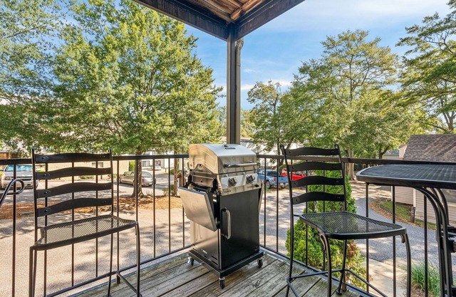 Stylish & Centrally-Located 2 bed/2 bath Condo in Auburn, AL