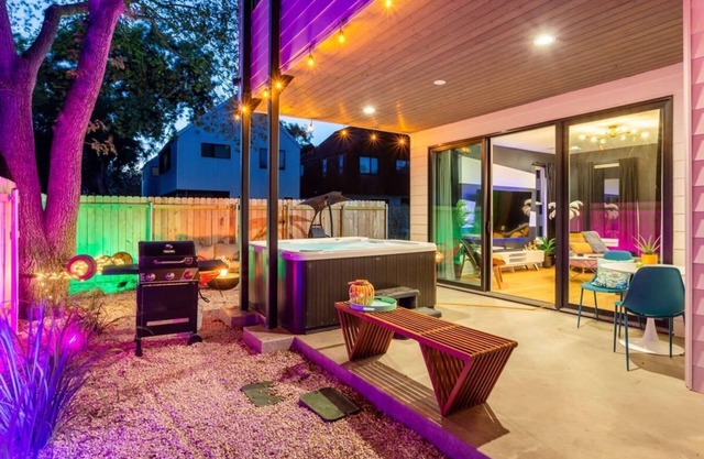 Stylish Clubhouse Retreat w/Hot Tub near Downtown