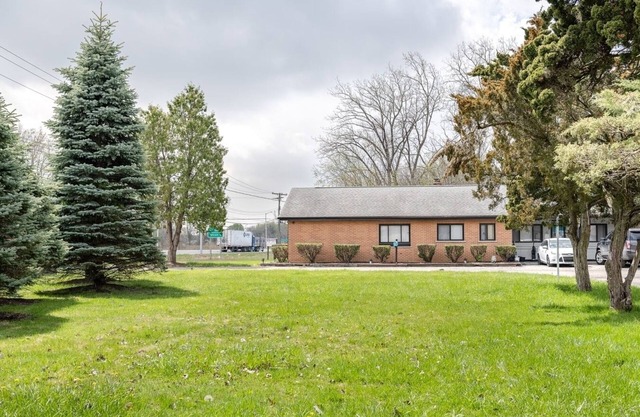 Stylish Downtown Detroit Apartment for 2 With Wifi