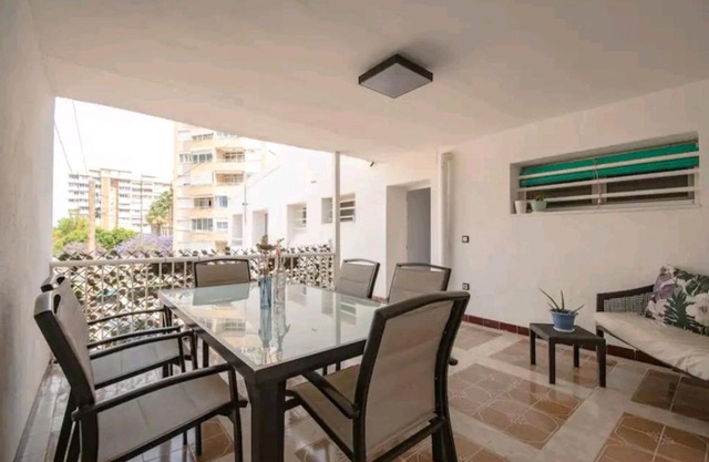 Stylish & Fully furnished 3 Bedrooms Flat -4 min Walk to beautiful beach