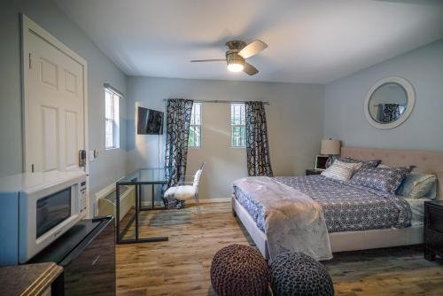 Stylish Guesthouse in the Heart of Hollywood with Free Parking