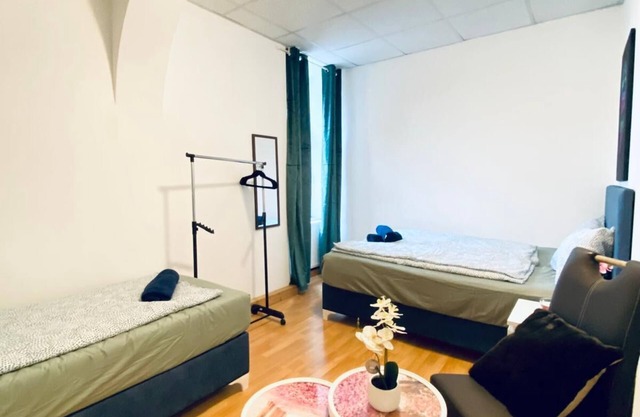 Stylish Shared 3-Bedroom Stay Near City
