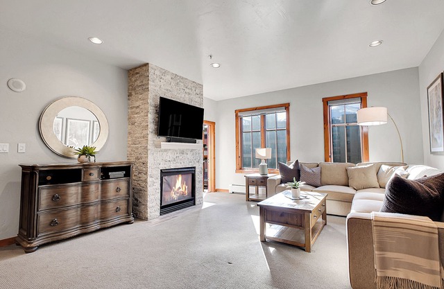 Stylish Ski-in,Ski-out Main Street Station Condo - Mountain & Lake Views, Pools