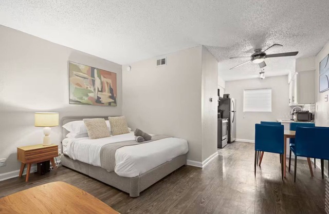 Stylish South Austin Studio - Near Zilker