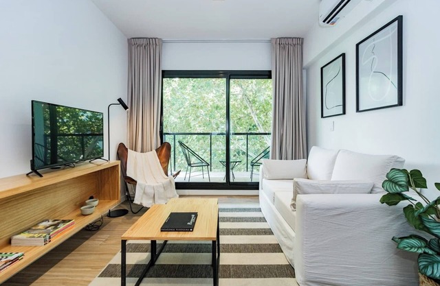 Stylish studio: WiFi/Balcony/Gym/Pool | Welcome2BA Team