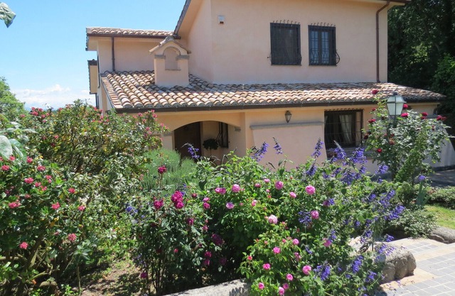 Stylish Villa With Pool Near Rome
