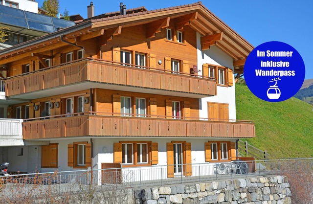 Stylishly furnished holiday apartment for 8 persons, near the mountain lift