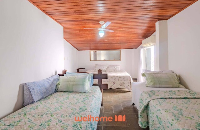 Suíte em Itapuã com piscina e boa localização