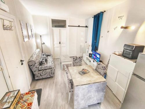 subway apartment