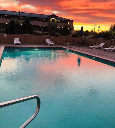 Sugarloaf Mountain Motel