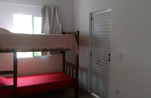 Suite with 02 bedrooms, bathroom and kitchen, domestic utensils