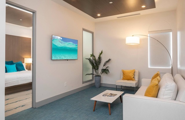 Suite 8