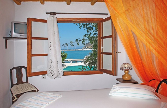 Suite Coral right on the waterfront stylish and comfortable for 3 guests