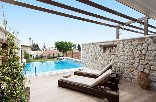 Suite with private pool