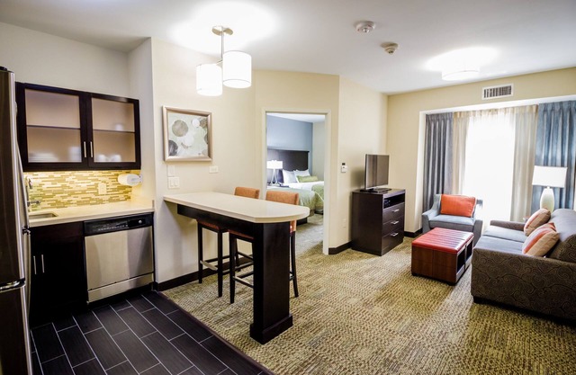 Suite with Roll in Shower | Free Wi-Fi and Free Breakfast