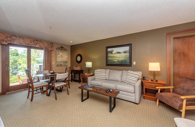 Suites at Silver Tree: A119 Studio Lake View