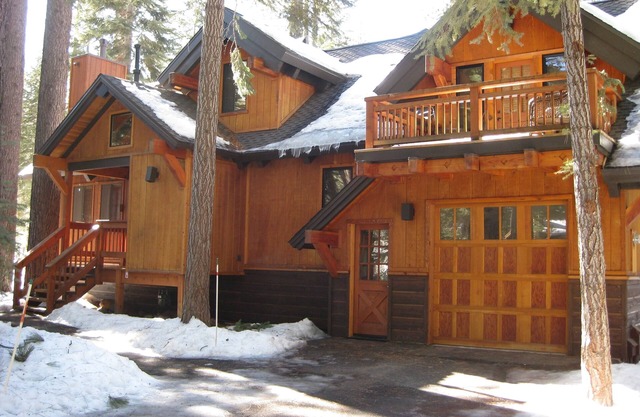 Summer in the Sierras- 3Br,3Ba, 1940 Sqft, Sleeps 10 by RedAwning