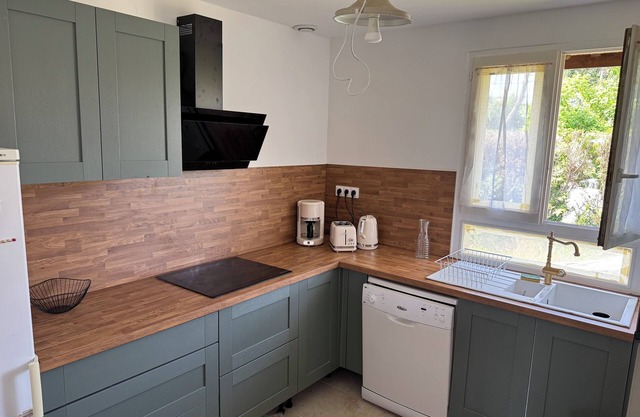 Summer rental - Freshly renovated house for 4