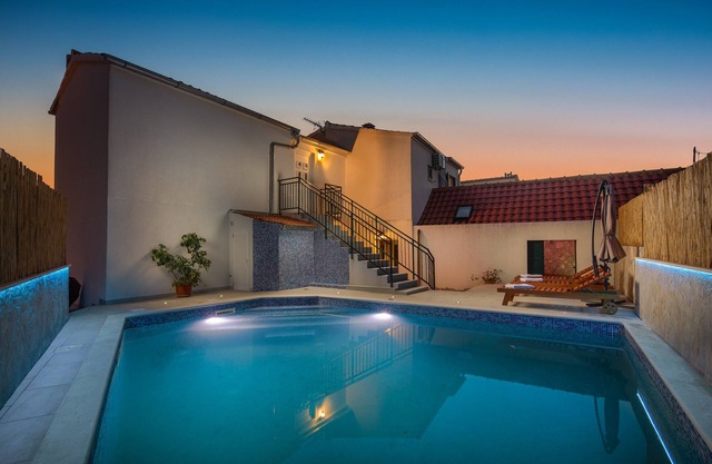 Summer villa with outdoor pool