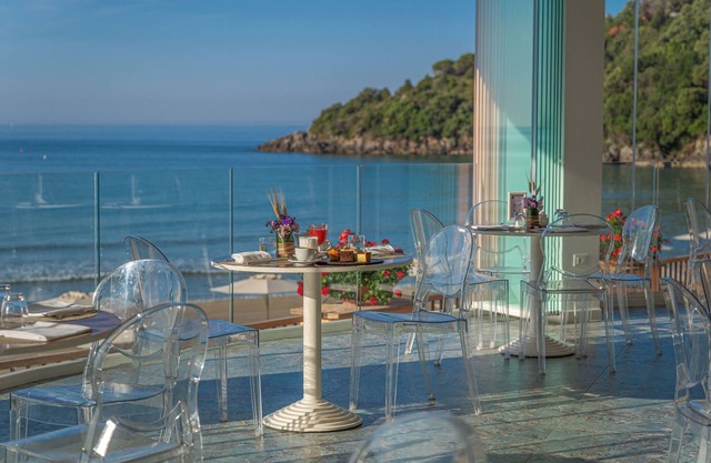 Summit Hotel