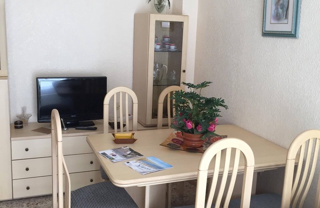 Sun and Beach Relax! Complete with beach utensils. Light luggage travel
