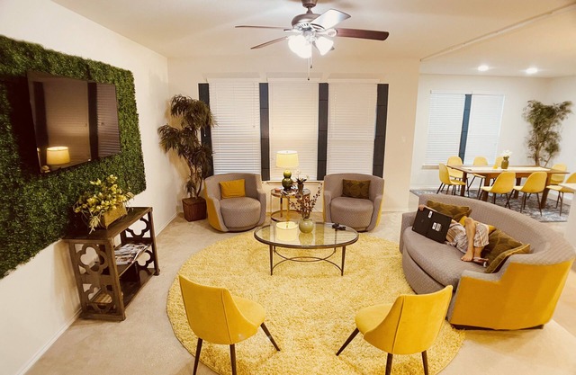 Sun Bright 4 BR 3B, 7 Beds Sleeps 13 -North Austin